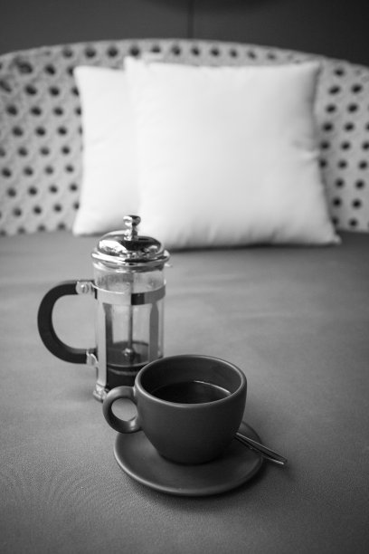 咖啡放在座位上图片下载