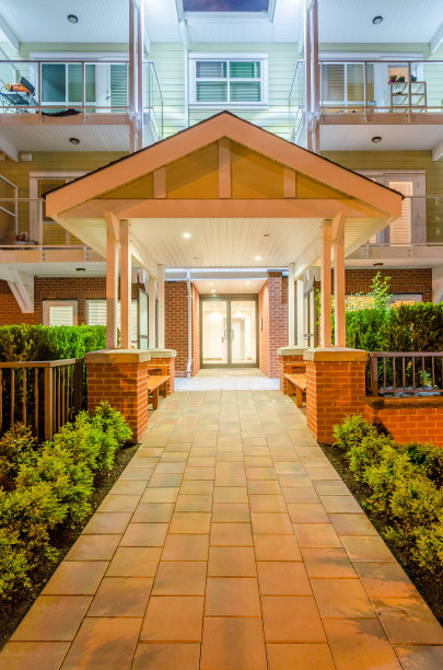 房子在黄昏。图片下载