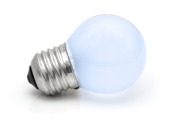 小蓝色灯泡孤立在白色上图片下载