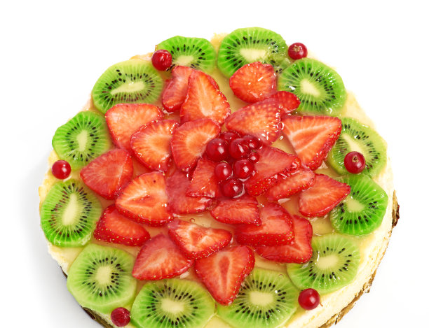 白色背景上孤立的草莓和猕猴桃蛋糕图片下载