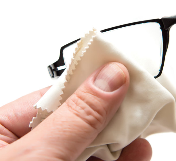 用布擦玻璃图片下载