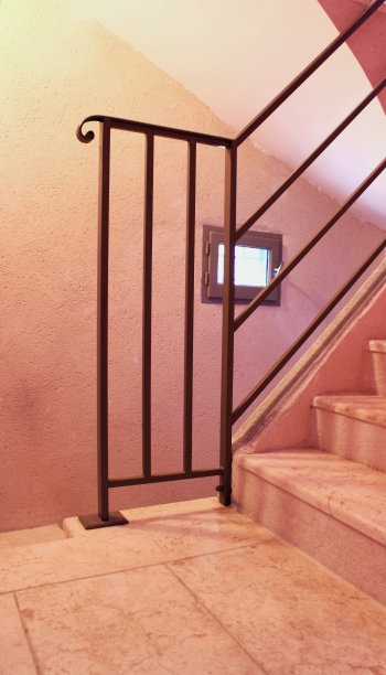 爬楼梯图片下载