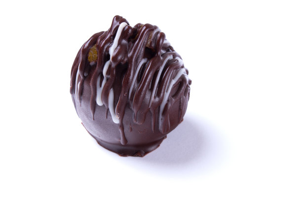 松露孤立在白色背景图片下载