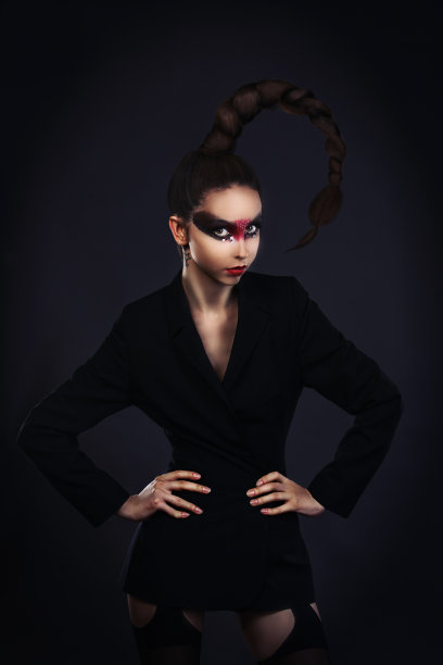 女孩蝎子图片下载