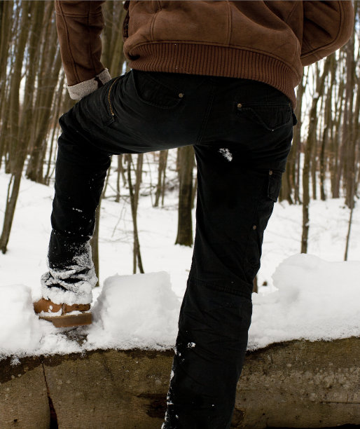 森林里的人图片下载