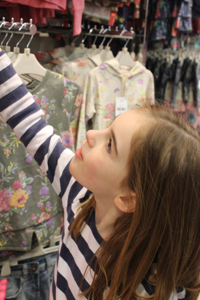 买衣服图片下载