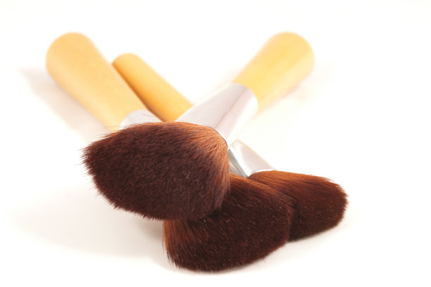 三个化妆刷图片下载