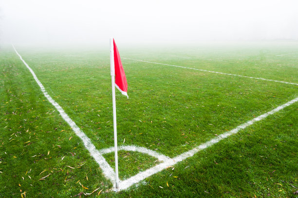 空旷的足球场图片下载