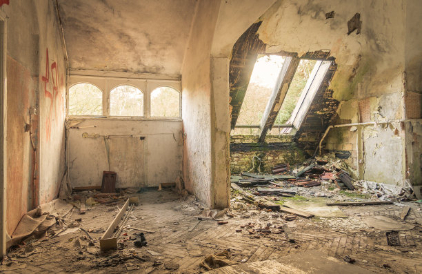 德国柏林附近Beelitz - Heilstaetten的废弃医院图片下载