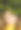 头上戴着绿枫叶的小女孩图片下载
