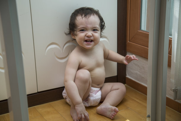 婴儿尿布图片下载