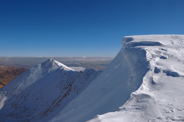 冬天的地狱林山图片下载