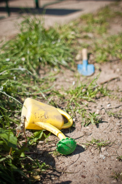 小小孩的玩具图片下载