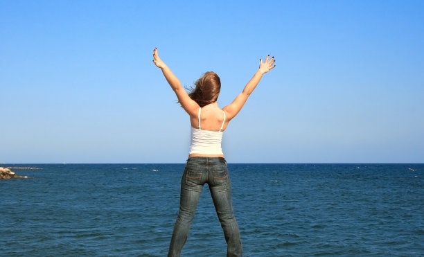 女人在海上图片下载