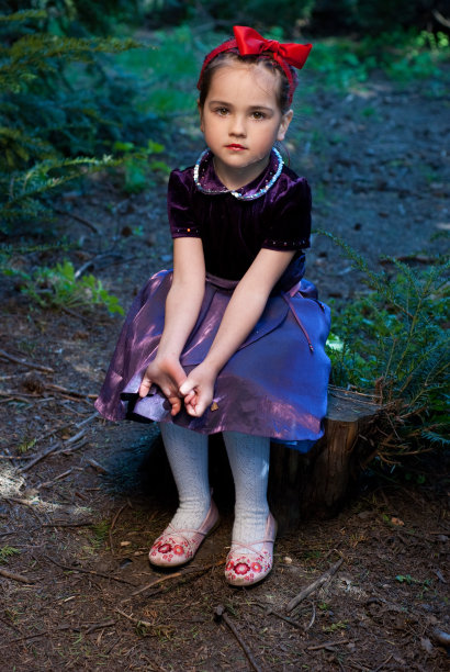 白雪公主小女孩图片下载