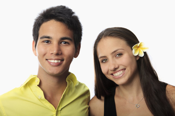 太平洋岛屿上一对夫妇的肖像图片下载