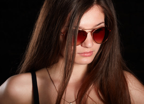 美丽的女孩图片下载