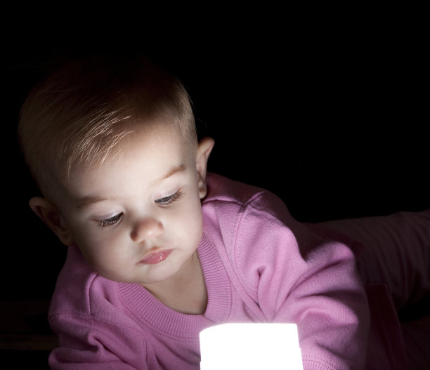 婴儿光图片下载