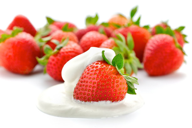 草莓加奶油图片下载