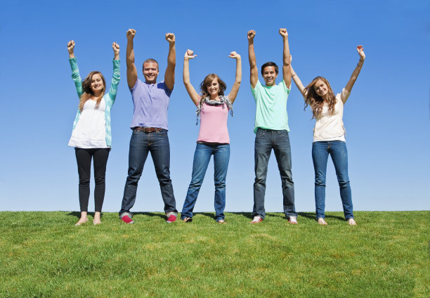 健康和兴奋的年轻人图片下载