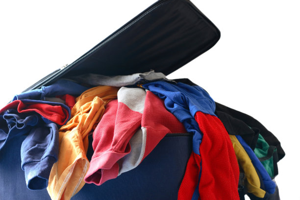 行李塞得满满的，准备打包去旅行图片下载