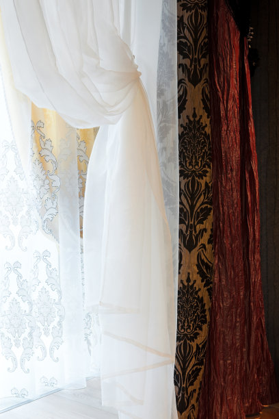 带装饰的窗帘图片下载