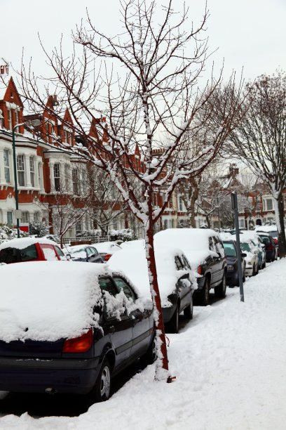 伦敦白雪覆盖的露台街图片下载