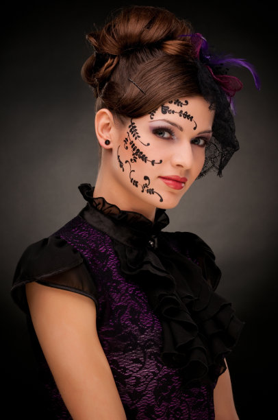 化妆的女性肖像图片下载