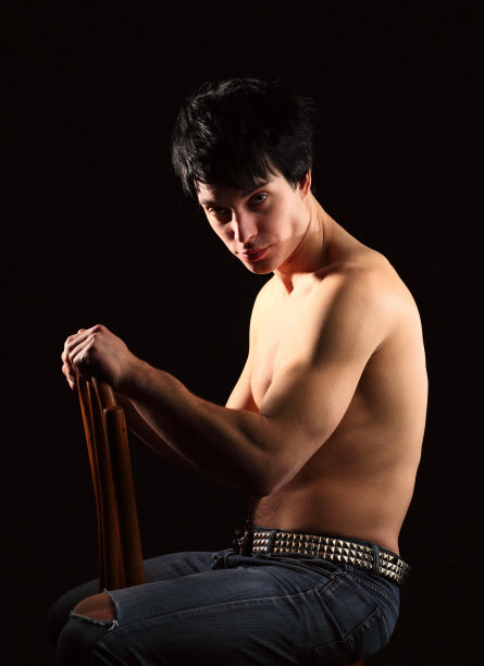 年轻人图片下载