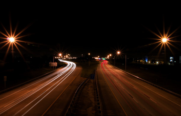 夜间收费高速公路图片下载