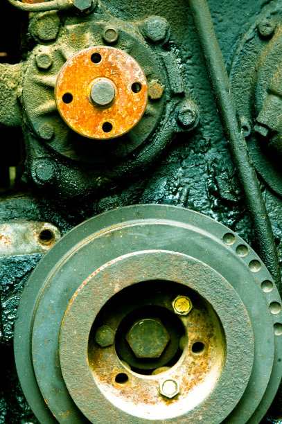 旧柴油发动机的特写图片下载