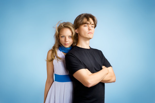 迷人的年轻夫妇图片下载