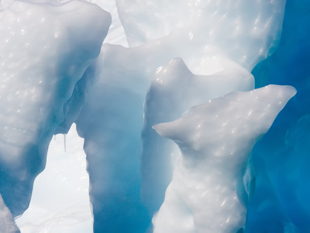 融化的冰图片下载