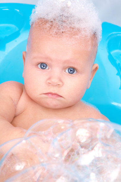 孩子在泡沫图片下载