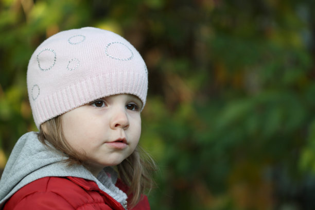 小女孩的肖像图片下载