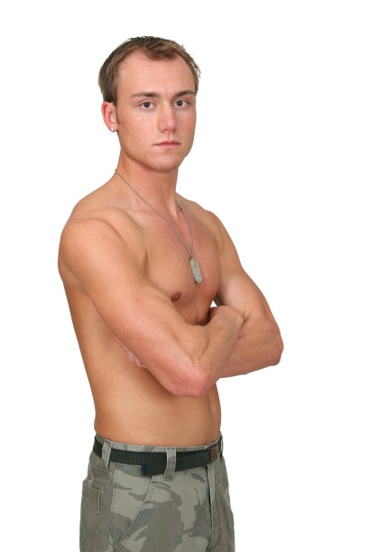 赤裸上身的士兵图片下载