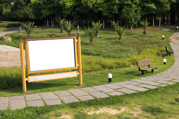 木凳和人行道图片下载