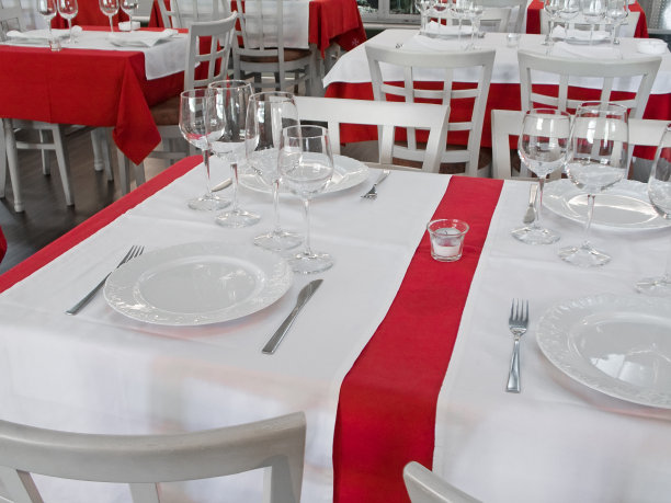 餐厅的桌子图片下载