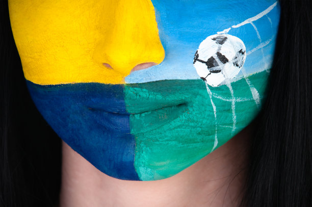 画的年轻女子图片下载