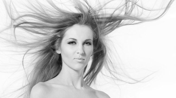 美丽头发的女孩图片下载