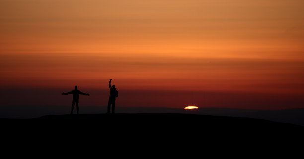 苏格兰爱丁堡，阿瑟座位上的日落。图片下载