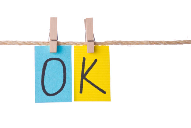 好，彩色的单词挂在绳子上图片下载