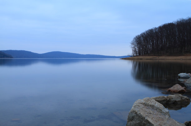 冬天冷湖图片下载