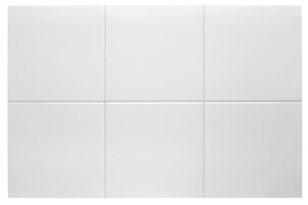 六个白色浴室瓷砖的特写图片下载