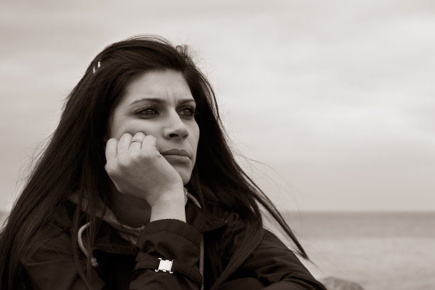 女人感觉痛苦图片下载