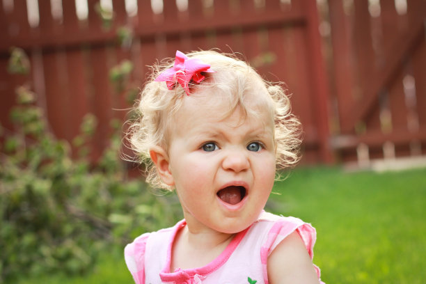 粉红小女孩图片下载