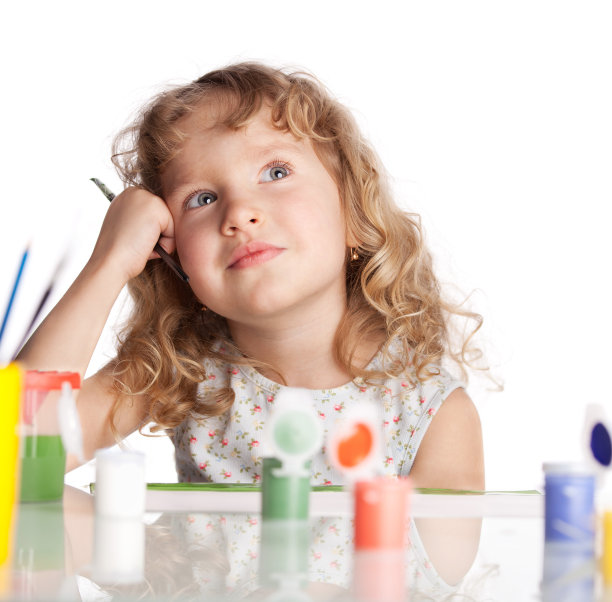 女孩,吸引了油漆图片下载