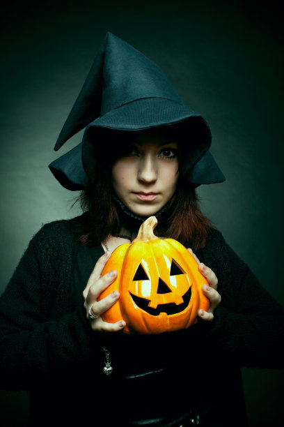 漂亮的女巫图片下载