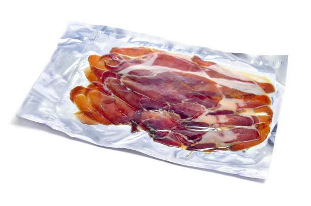 真空包装的塞拉诺火腿图片下载