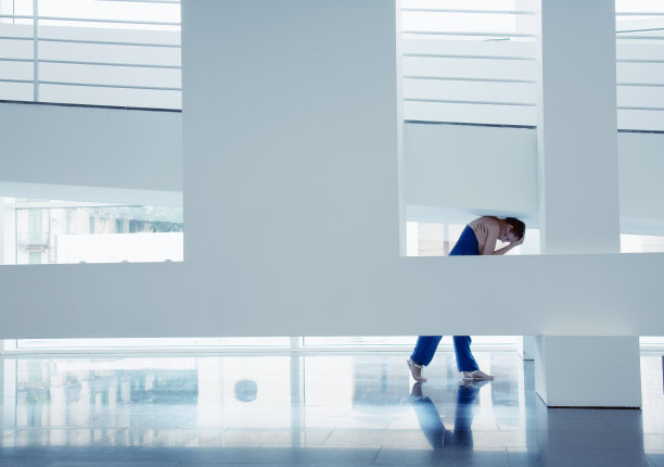 女人和架构图片下载